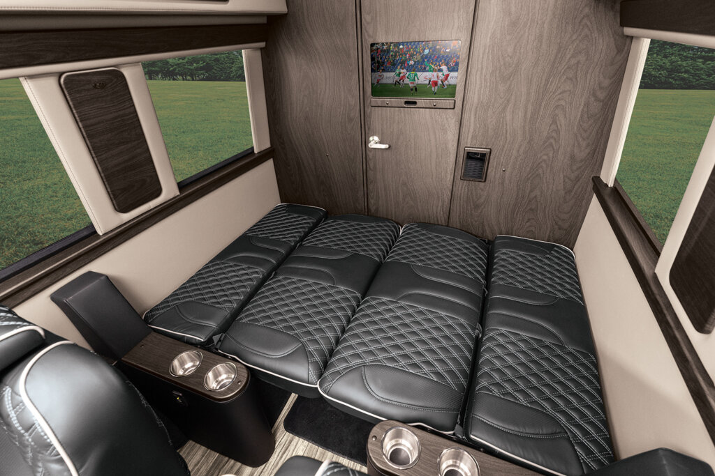 4-rearseatingDOWN_Patriot_black_satindenali_132